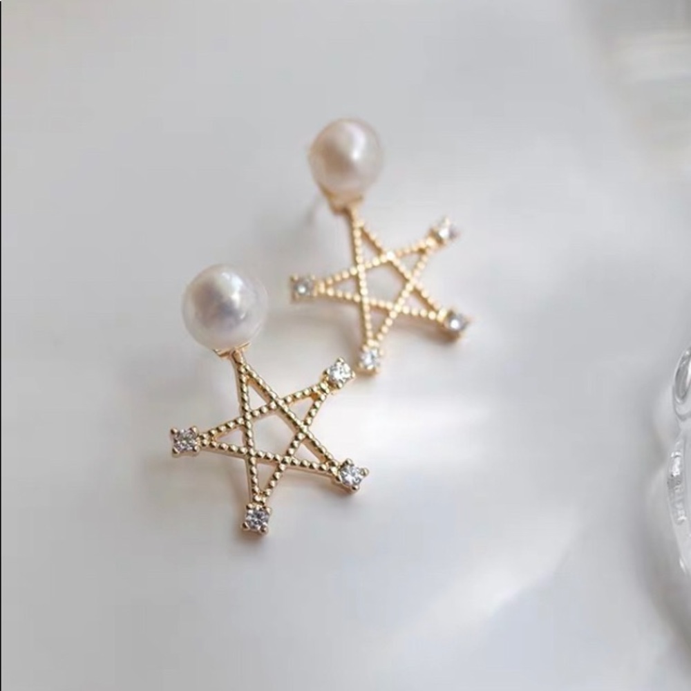 Freshwater pearl earrings star stud